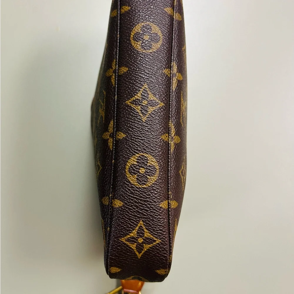 ✨❤️5star seller! Louis Vuitton Monogram Pochette - Picture 4 of 10